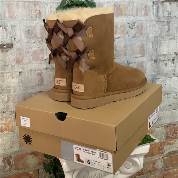 UGG Shoes - NIB Womens UGG Bailey Bow 2 Short Boot Chestnut